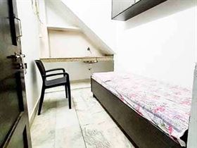 SINGLE SHARING COOLER ROOM