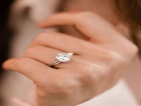 Unique design moissanite ring in 14 k gold 010