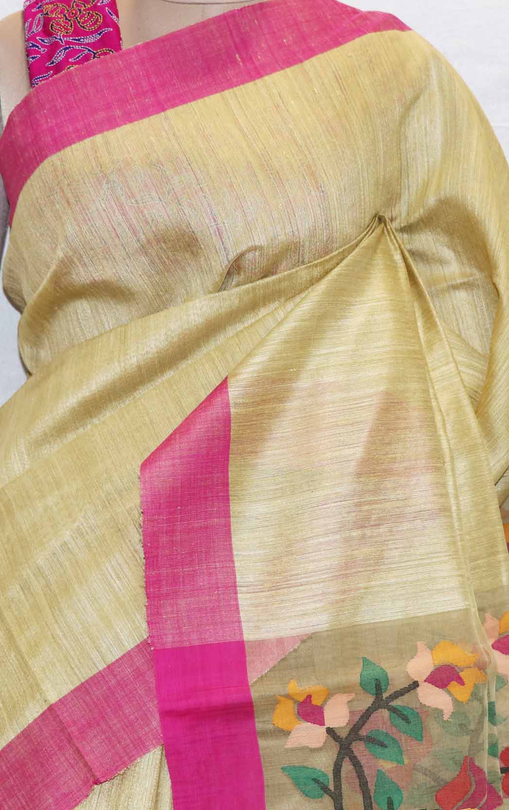 Daccai - Beize with magenta border and multi coloured kora silk/ muslin pallu, body plain with running blouse